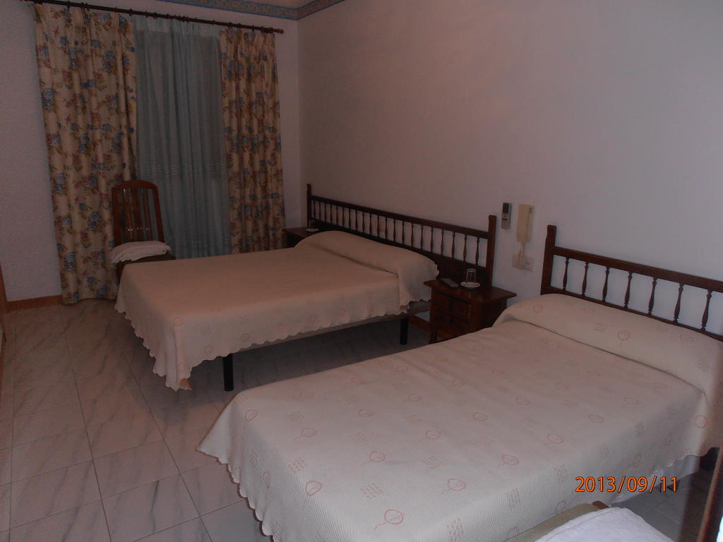 Hostal Restaurante Las Rejas Archidona Room photo