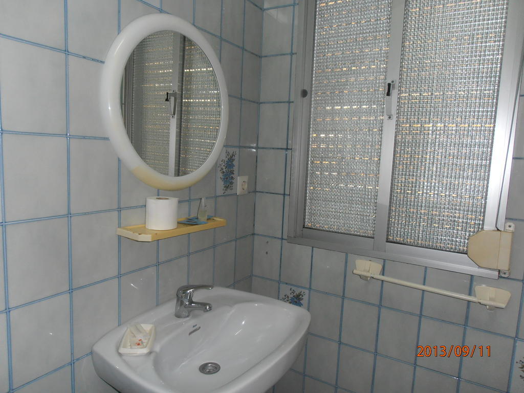 Hostal Restaurante Las Rejas Archidona Room photo