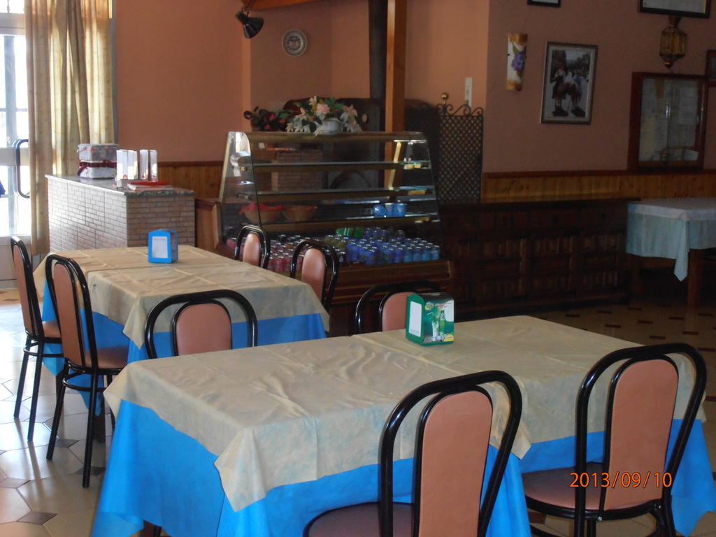 Hostal Restaurante Las Rejas Archidona Exterior photo