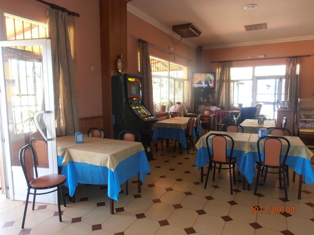 Hostal Restaurante Las Rejas Archidona Exterior photo
